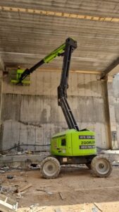 למה לבחור בבמות מספריים של ליפטר לעבודה במחסנים