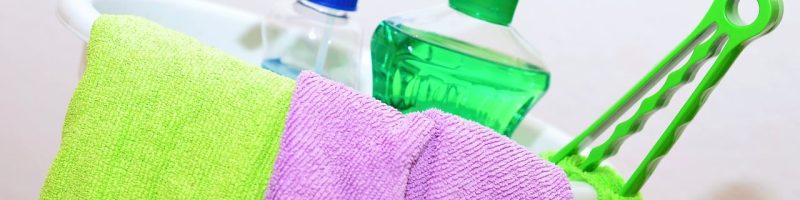 דלי עם חומרים